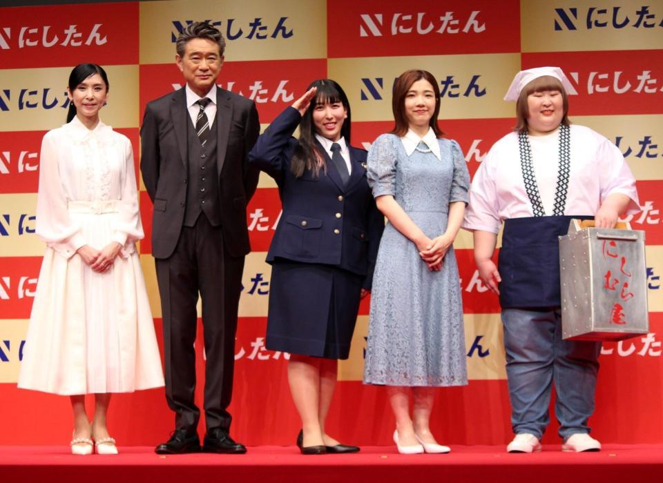 新ＣＭ発表会に出席した（左から）黒木瞳、船越英一郎、３時のヒロイン・ゆめっち、福田麻貴、かなで