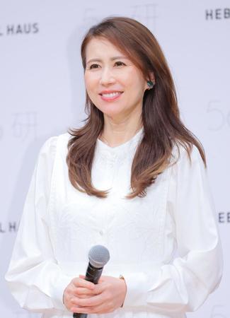 　笑顔を見せる堀井美香アナウンサー（撮影・吉澤敬太）