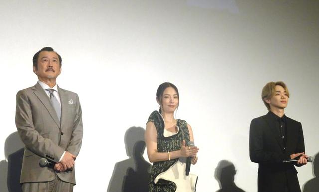 　映画「おいハンサム！！」に出演した（左から）吉田鋼太郎、ＭＥＧＵＭＩ、宮世琉弥