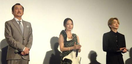 　映画「おいハンサム！！」に出演した（左から）吉田鋼太郎、ＭＥＧＵＭＩ、宮世琉弥