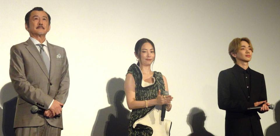 　映画「おいハンサム！！」に出演した（左から）吉田鋼太郎、ＭＥＧＵＭＩ、宮世琉弥