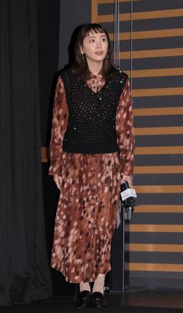 　イベントに登場する新垣結衣（撮影・西岡正）