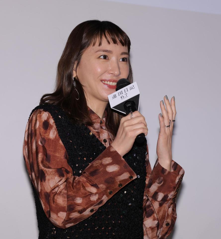 　イベントであいさつする新垣結衣（撮影・西岡正）