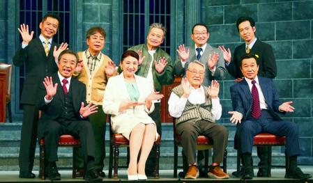 　（前列左から）渡辺正行、松下由樹、伊東四朗、三宅裕司（後列同）深沢邦之、小倉久寛、ラサール石井、春風亭昇太、東貴博