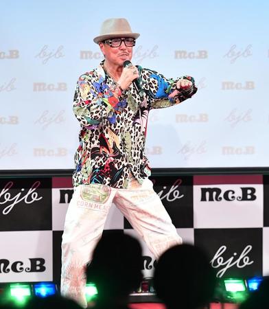 　イベントで熱唱するブラザー・コーン（撮影・開出牧）