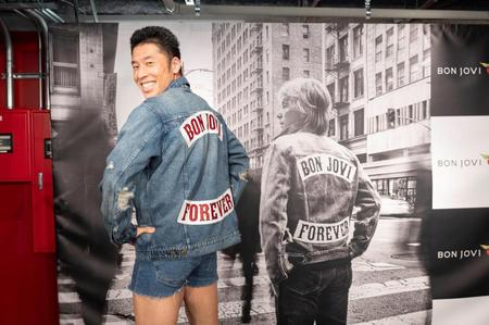 　ジョン・ボン・ジョヴィが着用したＧジャン羽織るなかやまきんに君　Ｐｈｏｔｏ　ｂｙ　Ｒｙｏｔａ　Ｍｏｒｉ