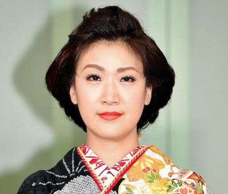 　市川由紀乃