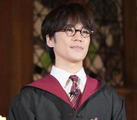 　ホグワーツの制服姿で登場した小野賢章