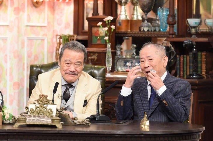 　ＡＢＣ「探偵ナイトスクープ」に出演した桂ざこばさん（右）。左は西田敏行局長＝１８年８月２４日