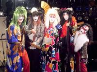 　ライブ前に取材に応じたカブキロックス（左から）坂川美女丸、大槻セイシロー、氏神一番、井上晴之介、青木秀麻呂