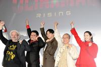 　映画「ＵＬＴＲＡＭＡＮ　ＲＩＳＩＮＧ」特別上映会に登場した（左から）シャノン・ディンドル監督、ジョン・アオシマ共同監督、山田裕貴、小日向文世、早見あかり