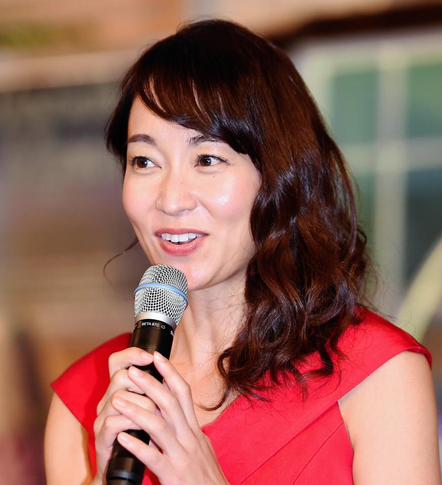 　出水麻衣アナウンサー（２０１８年１２月撮影）