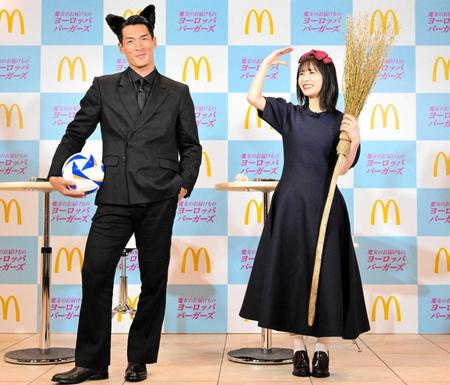 　マクドナルドの新商品発表イベントに出席した槙野智章（左）、長濱ねる