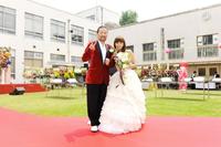 　結婚パーティ会場で幸せいっぱいの木村祐一と西方凌＝１２年５月撮影