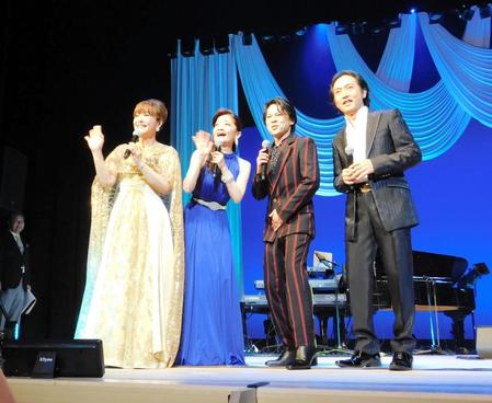 　重厚な歌声を披露した（左から）岩崎宏美、島田歌穂、中川晃教、秋川雅史