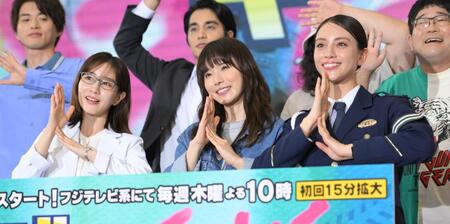 　フジテレビ系ドラマ「ギークス　～警察署の変人たち～」制作発表に登場した（左から）田中みな実、松岡茉優、滝沢カレン（撮影・伊藤笙子）