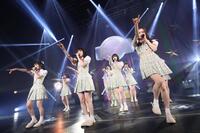 　全力パフォーマンスで魅了するＡＫＢ４８　©ＡＫＢ４８