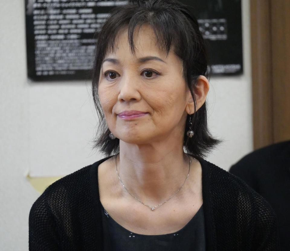 　会見に出席した大沢逸美