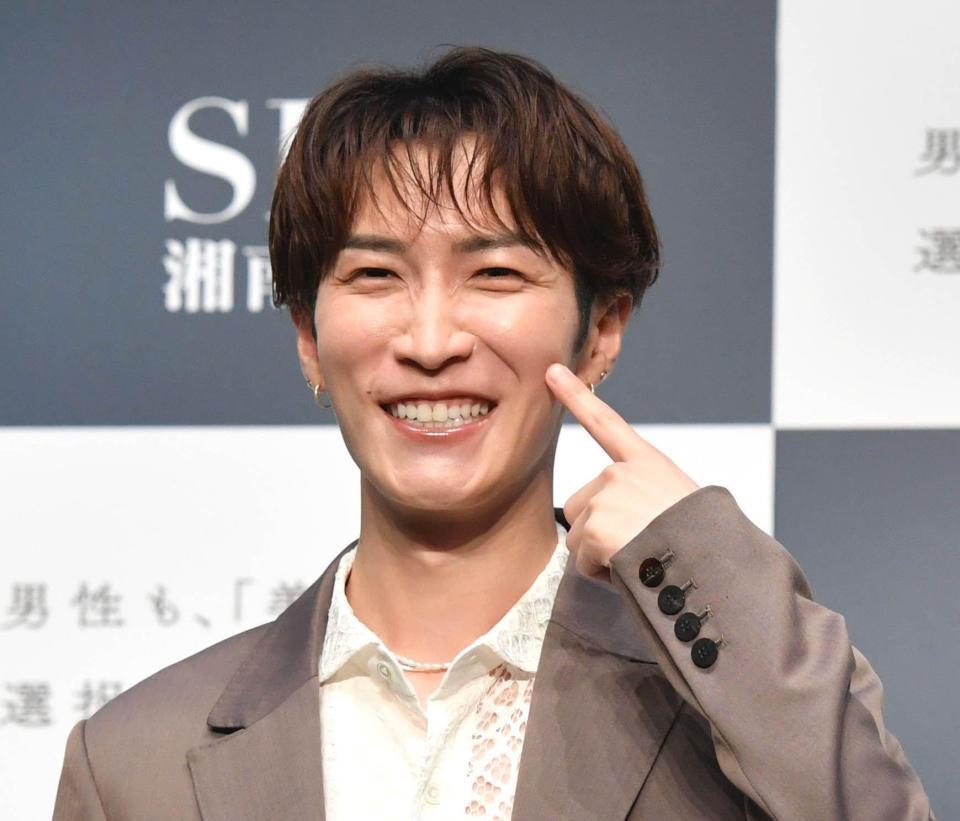 　新ＣＭ発表会に登場した渡辺翔太（撮影・佐々木彰尚）