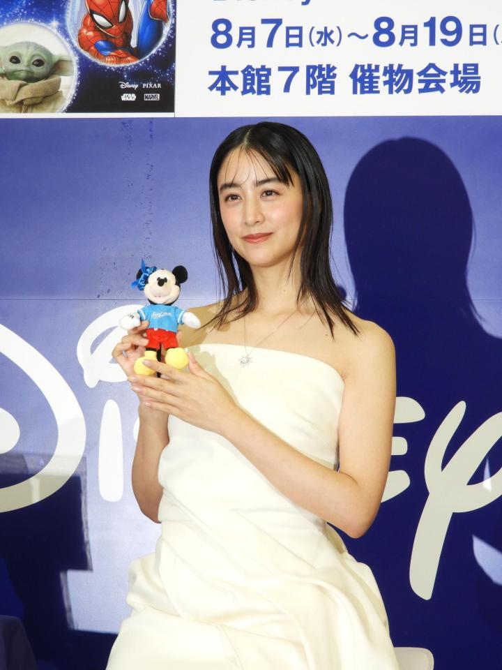 　女神級な美貌を放った山本美月