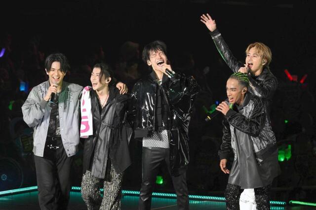 Aぇ！group 初のアリーナツアー完走！8都市32公演で37万人