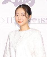 　会見に登場した武田玲奈