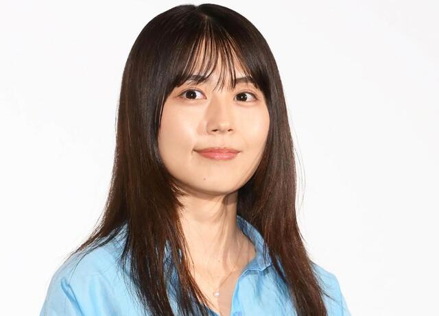 えっ！有村架純がヒザ上20cm驚がくコーデ「足がまっっすぐで綺麗