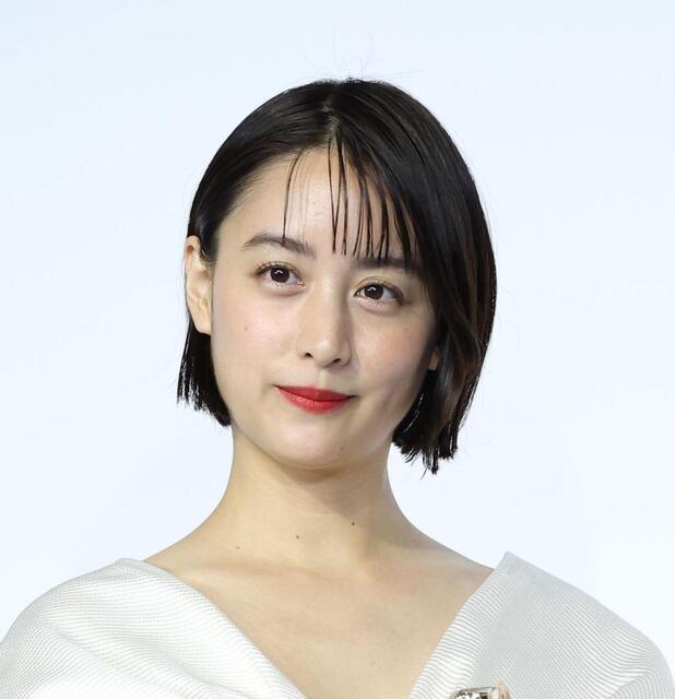 世界一綺麗な脚」「天使すぎる」1児ママ山本美月 ショート変身で超絶