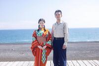 　朝田のぶを演じる今田美桜（左）と柳井嵩を演じる北村匠海