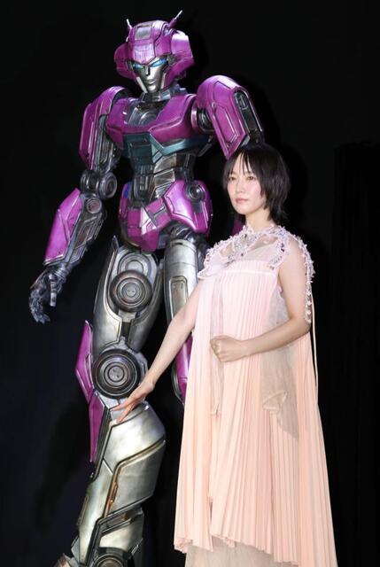 吉岡里帆 人気声優から初挑戦の洋画吹替ホメられ感動「家で泣いて