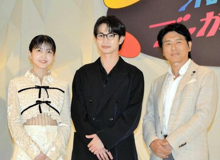 　（左から）久保史緒里、綱啓永、高橋克典