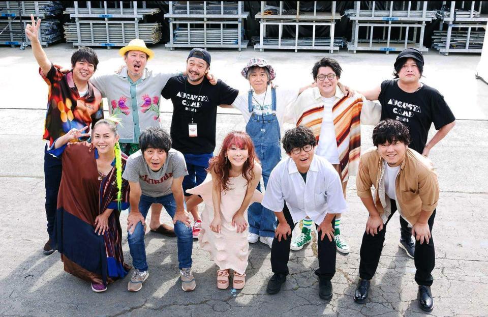 　「オーガスタキャンプ」に出演した（前列左から）元ちとせ、山崎まさよし、杏子、さかいゆう、秦基博（後列同）大橋卓弥、常田真太郎、竹原ピストル、岡本定義、松室政哉、長澤知之（Ｃ）福政良治