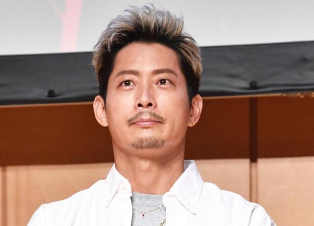 第5子出産の宮崎麗果 退院時の服装が「露出しすぎ！」との指摘