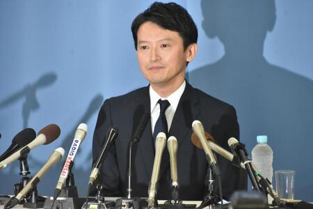 　会見を行った斎藤元彦兵庫県知事