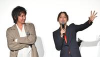 　息もぴったりの（左から）藤原竜也、広瀬アリス（撮影・持木克友）