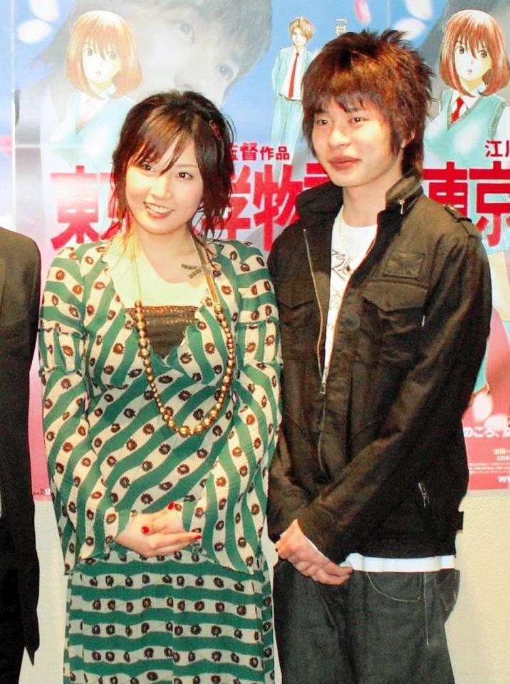 　（左から）三津谷葉子、田中圭＝２００６ 年