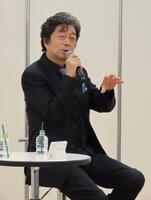 　トークショーに出演した中村雅俊