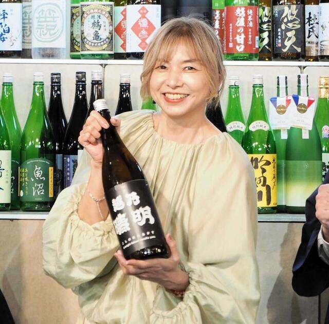 今月60歳の山口智子が金髪姿でイベント現る 還暦に見えない若さ