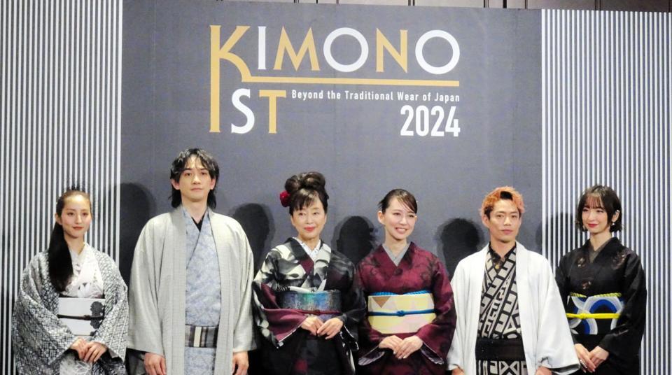 　「ＫＩＭＯＮＯＩＳＴ２０２４」を受賞した （左から）堀田茜、町田啓太、かたせ梨乃、森口瑤子、高橋大輔、篠田麻里子