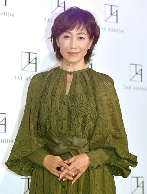 一目ぼれ”緑の衣装の高島礼子 ランウェイにうっとり「本当にすてき