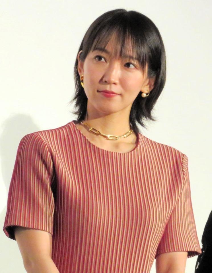 舞台あいさつした吉岡里帆