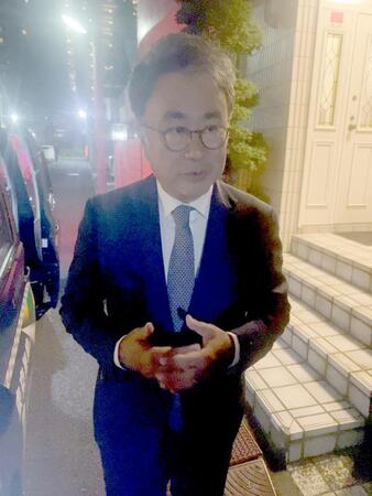 　去り際、取材に応じた三谷幸喜氏