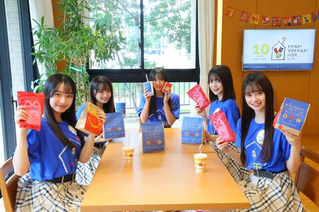 AKB48 伊藤百花　花田藍衣　川村結衣　白鳥沙怜　奥本カイリ　うちわ　ツアー AKB 19期研究生だけで初のイベント 花田藍衣「もっと多くの方を