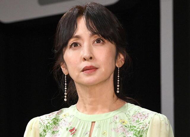 魔性の58歳女優 カラオケ番組登場に興奮