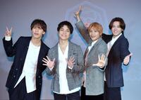 　ＣＤデビュー１０周年を迎えたＷＥＳＴ．の（左から）藤井流星、重岡大毅、中間淳太、小瀧望（撮影・開出牧）