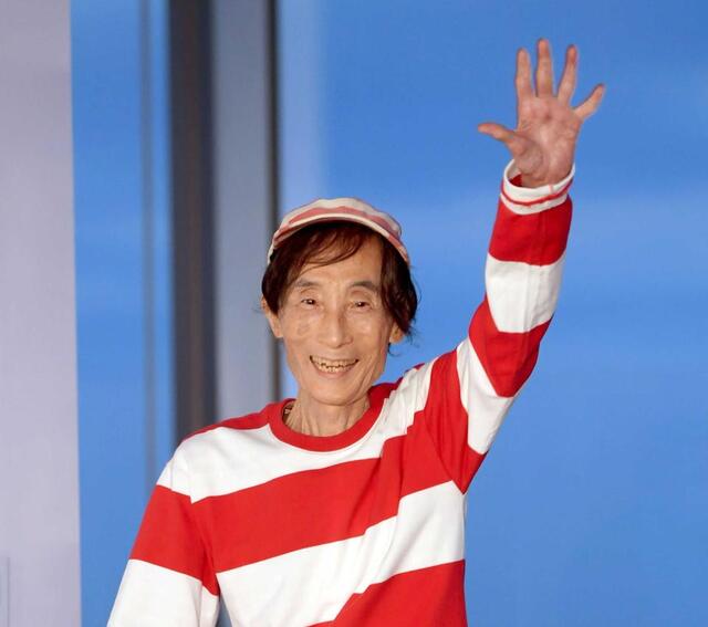 漫画家の楳図かずおさんが死去 歌手、映画監督などマルチに活躍 赤白