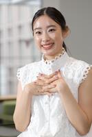 　笑顔で質問に答える倉沢杏奈（撮影・西岡正）