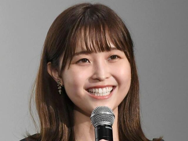 PTSD公表の元フジ・渡邊渚さん 強烈ボディコンニットで驚きの