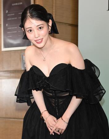 　黒のドレスで登場した高畑充希（撮影・棚橋慶太）