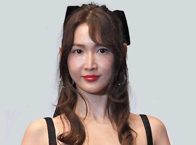 紗栄子38歳誕生日 ヴィトンやFENDIからバッグや花束 高級